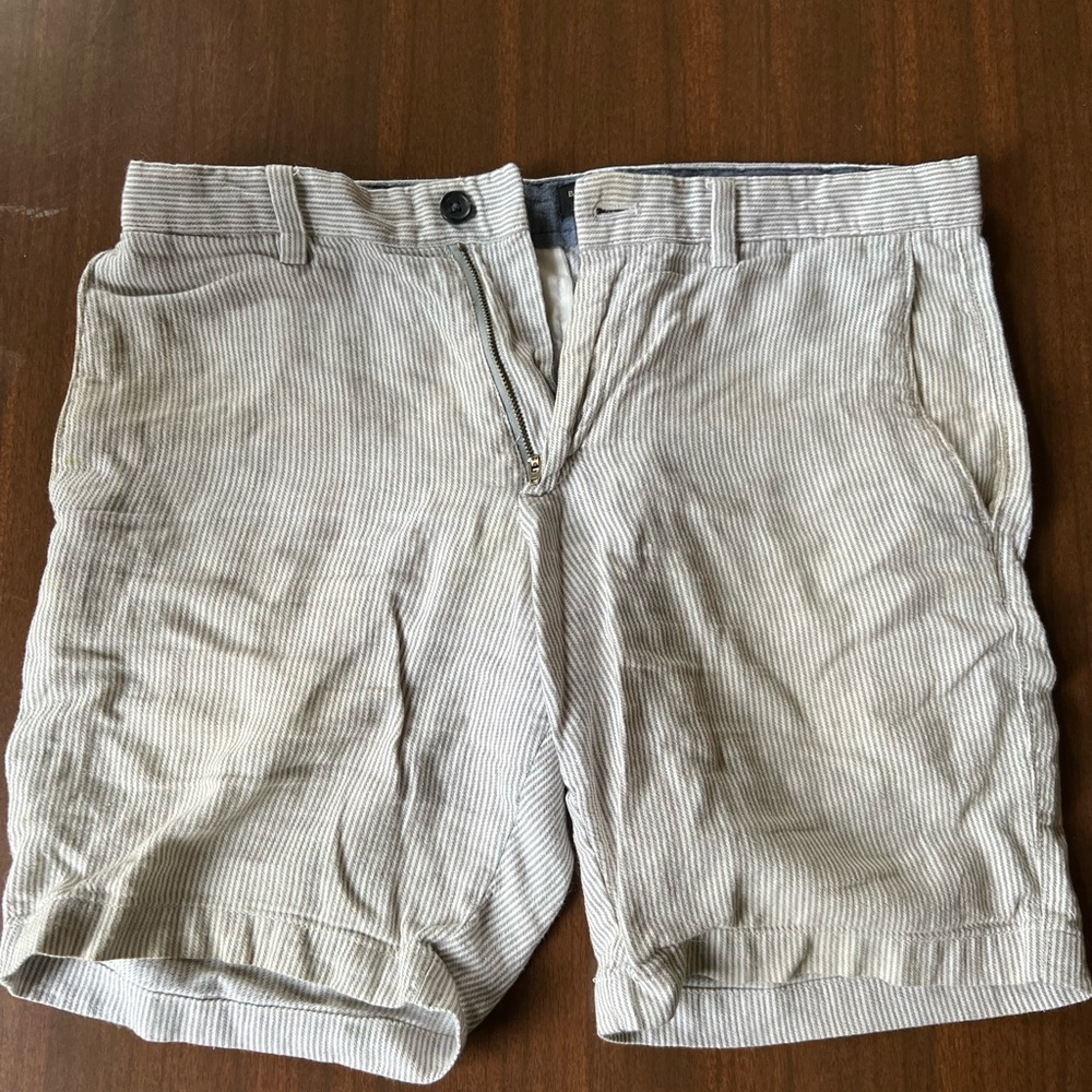 Banana Republic Men's Pinstriped Tan Shorts